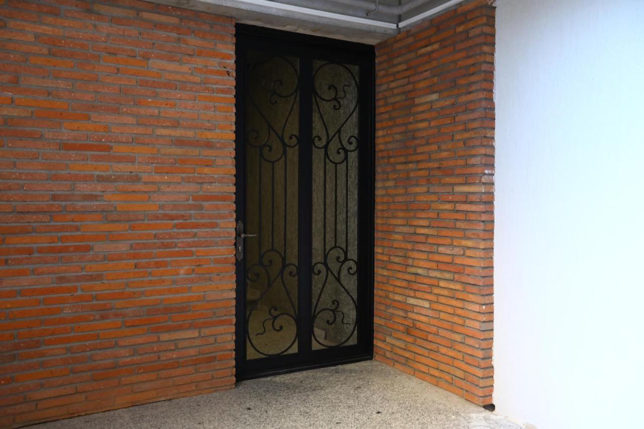 Apartamento Brick House Tiflis Exterior foto